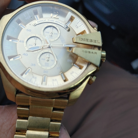 Mens Diesel Gold Tone Watch - Picture 5 of 9